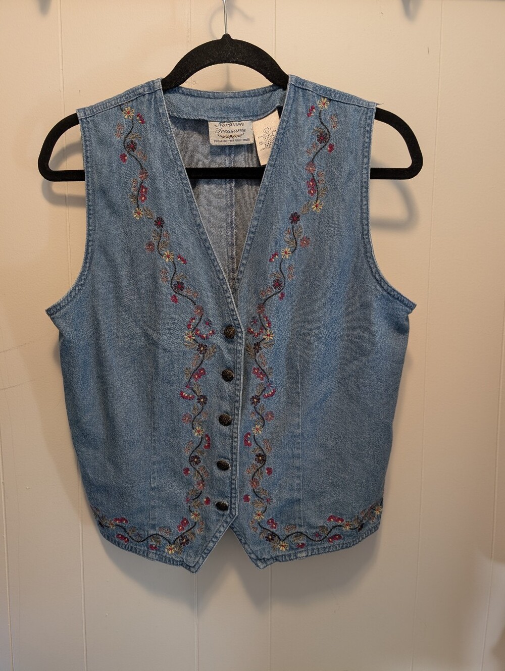 Northern Treasures Size Small Embroidered Demin Vest With Flowers Button Front